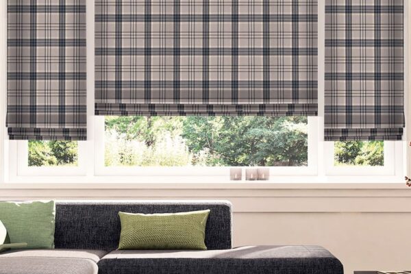 Rèm roman trang trí cho phòng khách đơn giản nhưng sang, đẹp