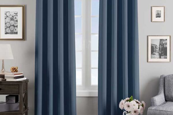 Rèm vải màu xanh lam